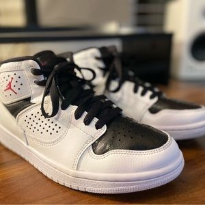 Kids Air Jordan Access mid basketball shoes, JUMPMAN size 5